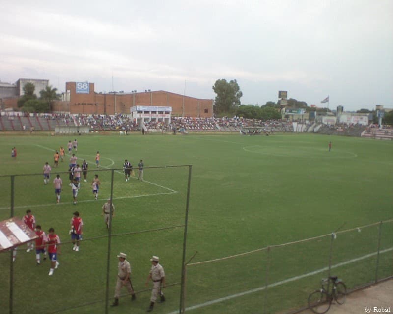 Das Estadio Gunther Vogel vor dem Spiel zwischen Sportivo San Lorenzo und Deportivo Recoleta in der Primera División von Paraguay.