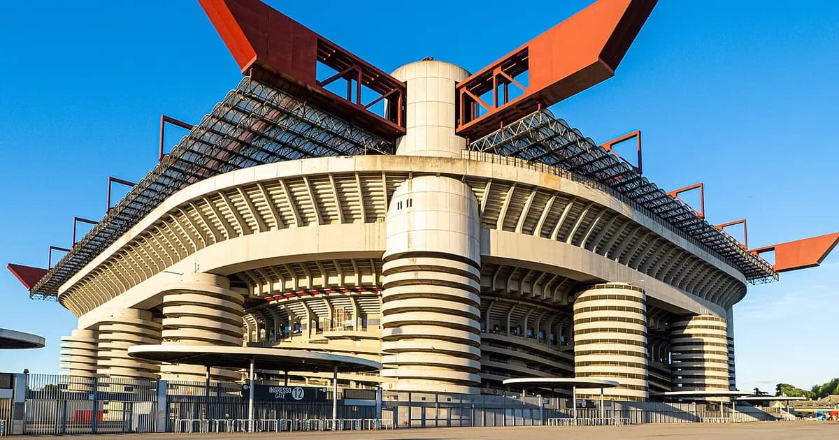 General view of the San Siro stadium before an Europa League match between Milan and Benfica