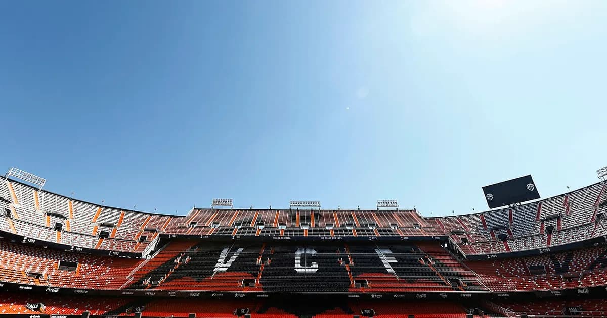 Nogometni stadion prije utakmice između Valencije i Real Sociedada na Mestalli